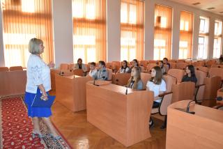 Школярам Кам’янського показали, як працює міська рада
